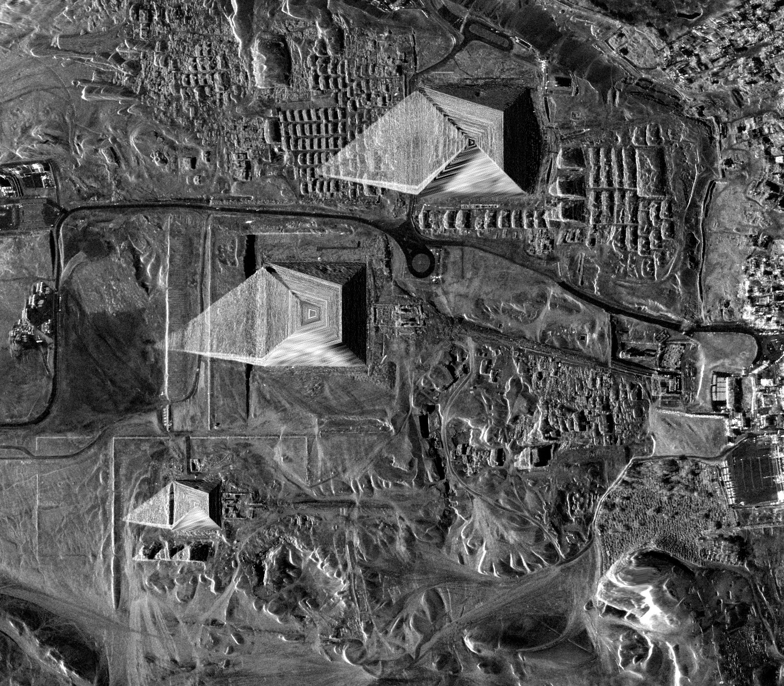 The real radar image of the Giza plateau, resampled onto the ground